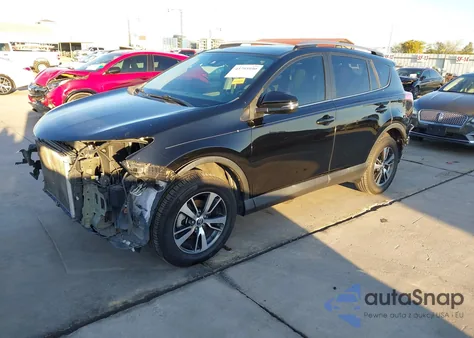 2018 Toyota Rav4 Xle z USA, uszkodzony, nr VIN 2T3WFREV2JW503575